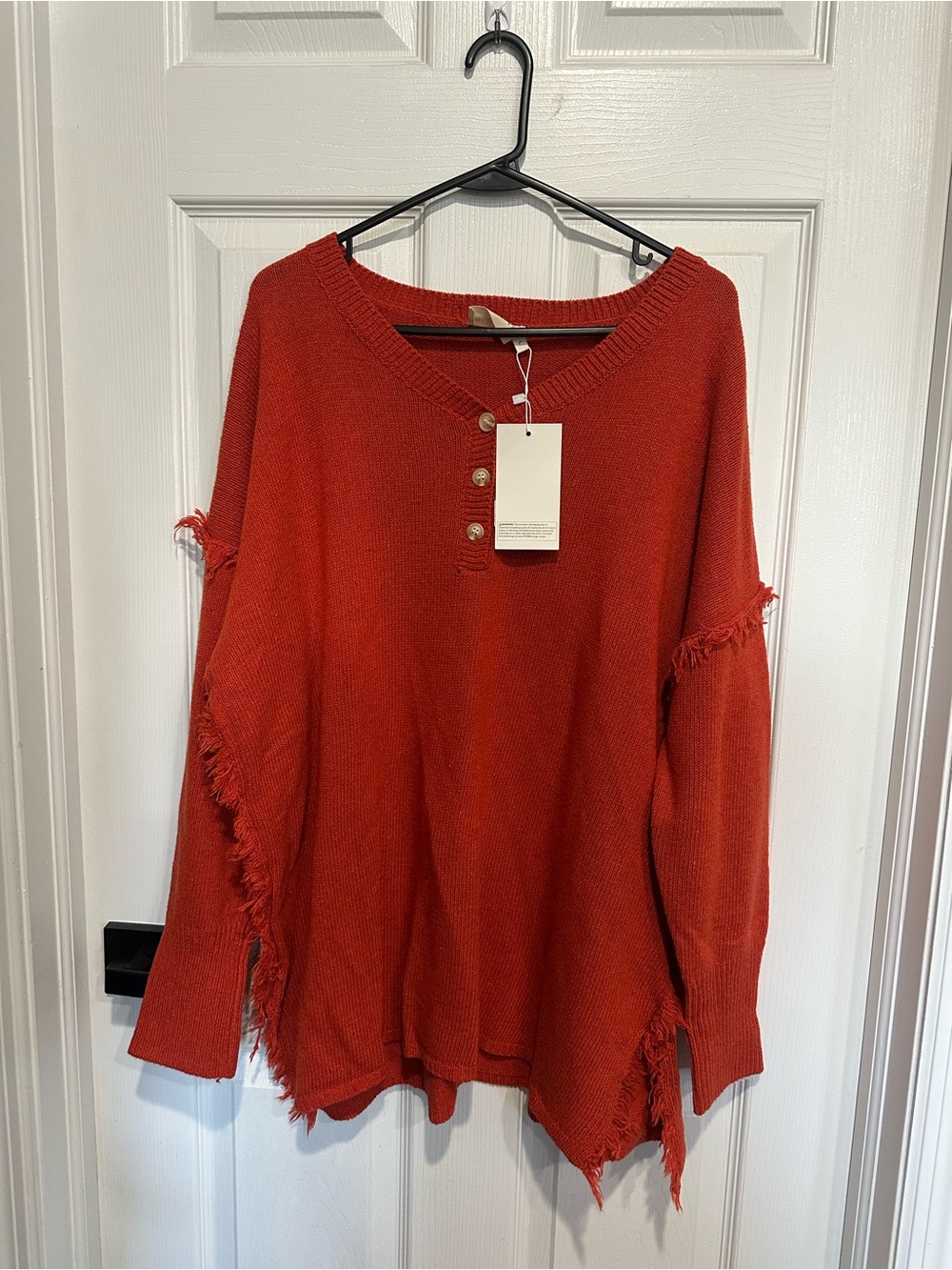 Women's Frayed-Hem Knit Pullover Sweater - Red